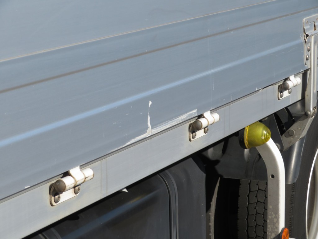 助手席側あおり下部にキズがあります。|日野 レンジャー 2PG-FD2ABG(2WD)の写真37