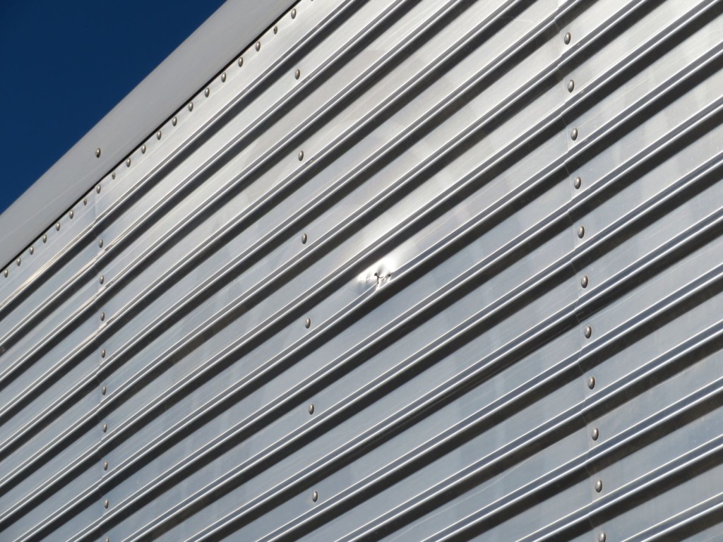 運転席側コルゲートに膨らみ箇所があります。|日野 レンジャー 2PG-FD2ABG(2WD)の写真69