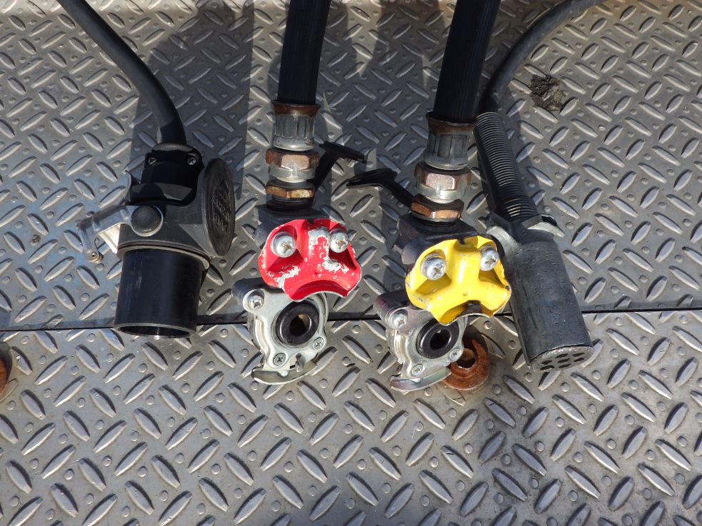 シングルカプラです。|日野 プロフィア QPG-SH1EDDGの写真21