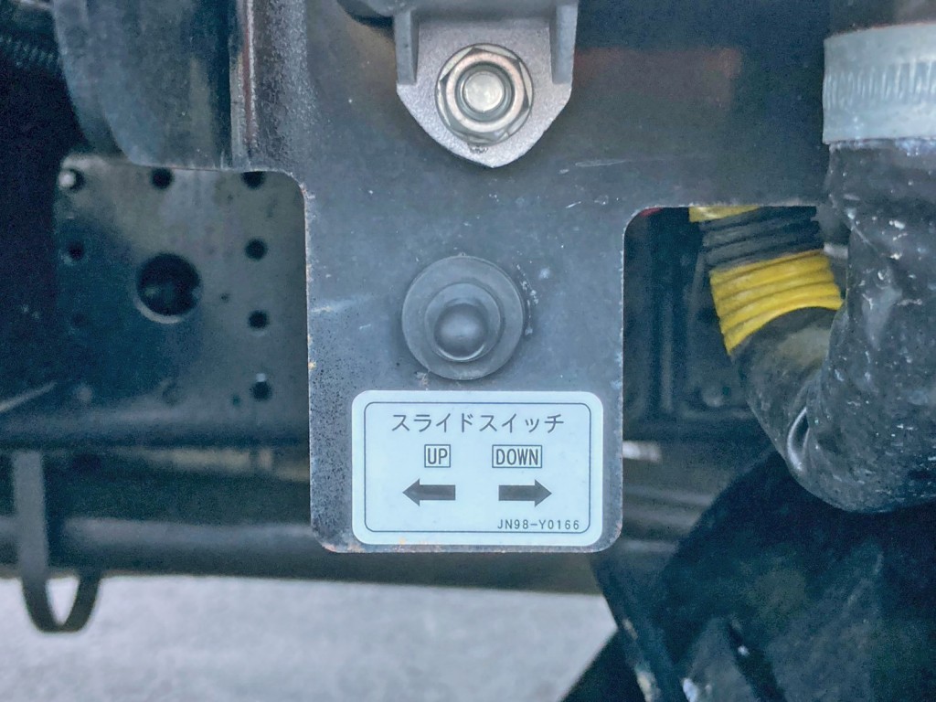 ボディースライドの操作スイッチです。|三菱 キャンター 2PG-FEB80(2WD)の写真20