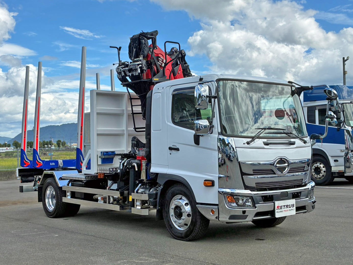ホイールはアルミ製です。|日野 レンジャー 2KG-FE2ACAの写真2
