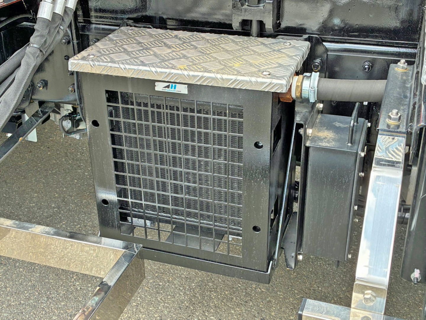 オイルクーラー付きです。|日野 レンジャー 2KG-FE2ACAの写真18