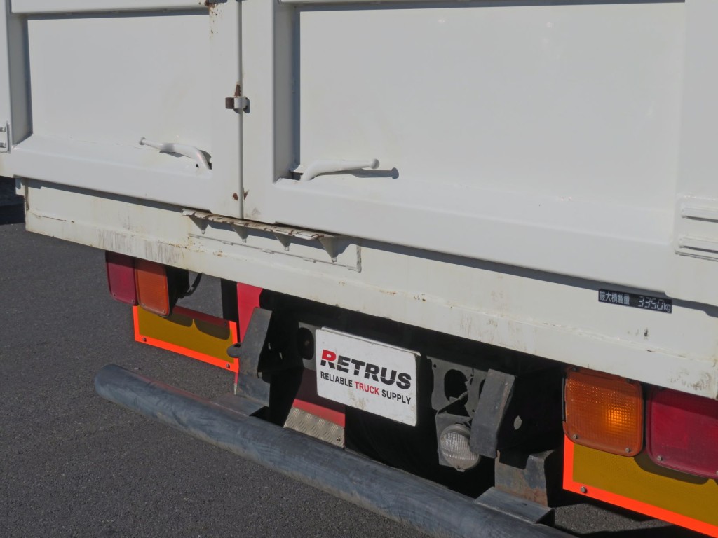 ボディー運転席側上部にサビがあります。|いすゞ フォワード PKG-FRR90S1(2WD)の写真61