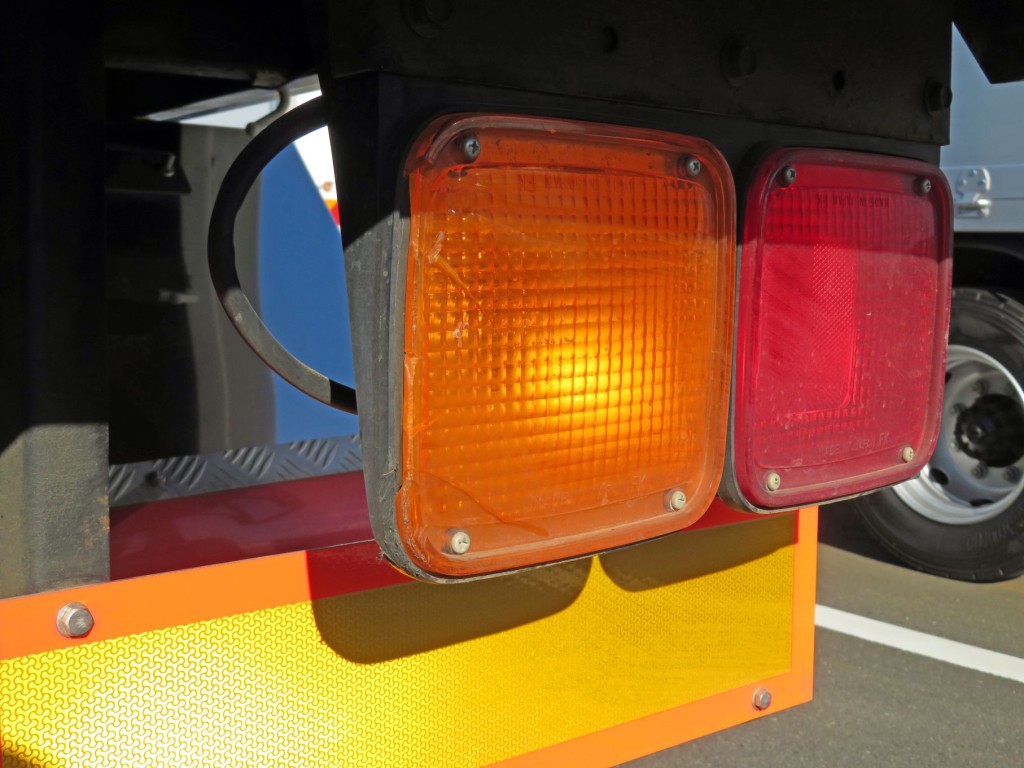 運転席側リアフェンダーに線キズがあります。|いすゞ フォワード PKG-FRR90S1(2WD)の写真63