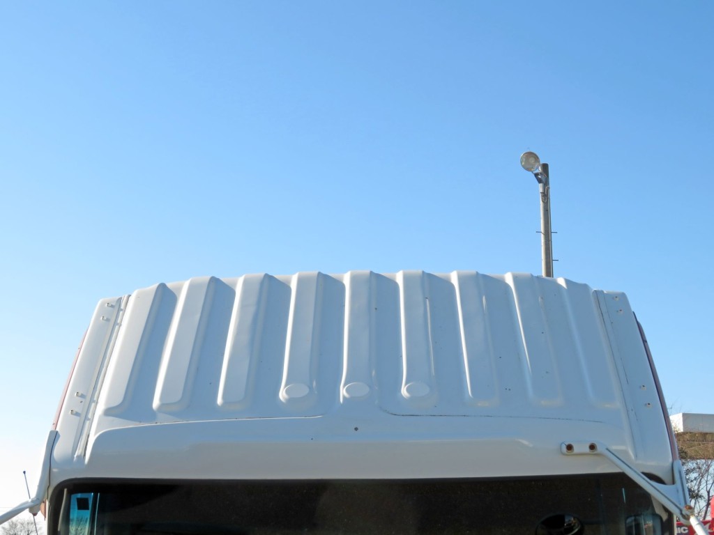 運転席側テールランプステーに曲がりがあります。|いすゞ フォワード PKG-FRR90S1(2WD)の写真77