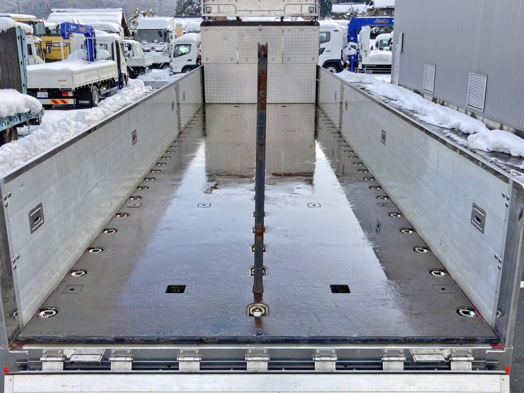 左右アオリ内側にステップが付いています。|UDトラックス  2PG-CD5CAの写真11