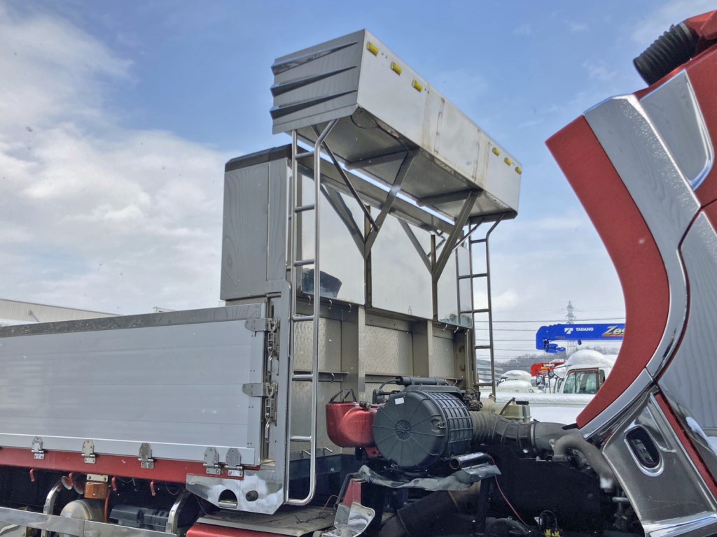 シートデッキ・左右ハシゴはステンレス製です。|UDトラックス  2PG-CD5CAの写真17