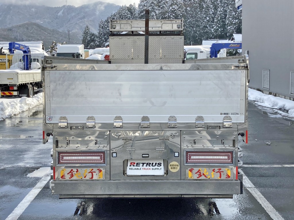 リヤ周りにステンが多数使用されています。(アオリにシールはがし跡があります)|UDトラックス  2PG-CD5CAの写真28