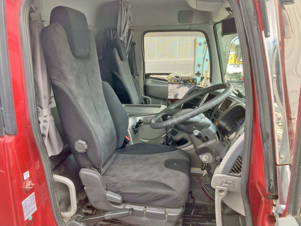 UDトラックス クオン QKG-CW5XLの写真7