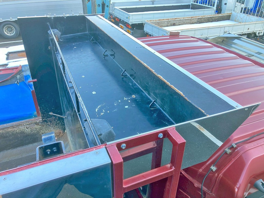 シートデッキの状態です。|UDトラックス クオン QKG-CW5XLの写真14