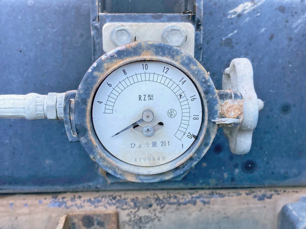自重計です。(レンズ欠品しています)|UDトラックス クオン QKG-CW5XLの写真23