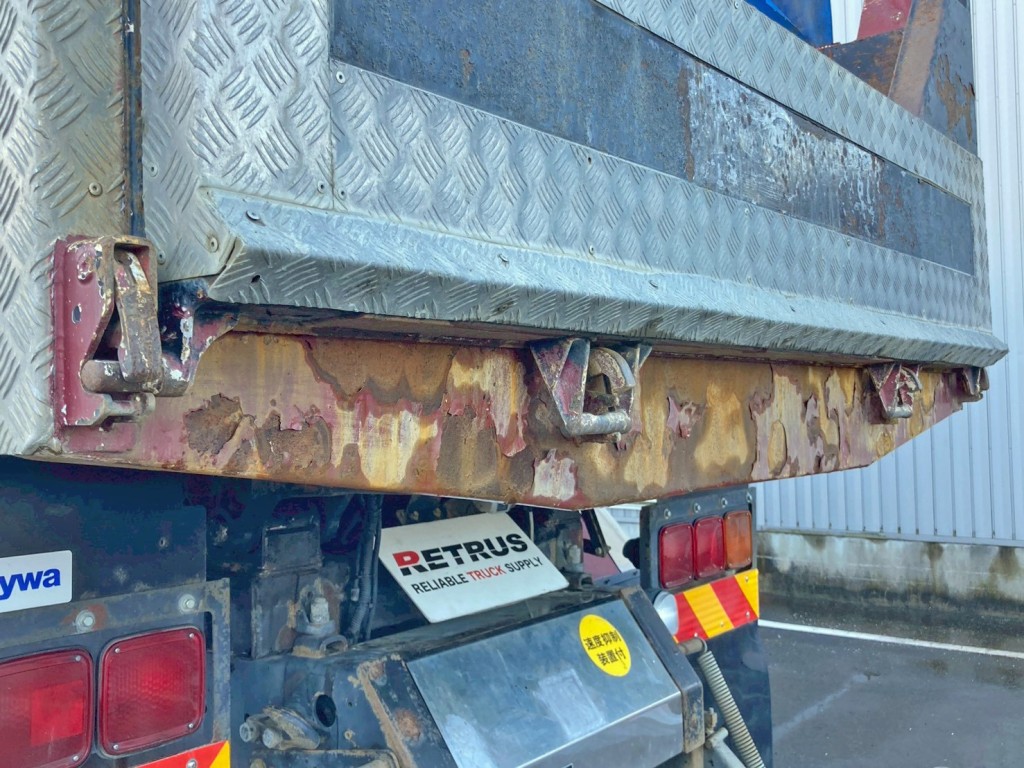 リヤレール全体にサビがあります。(助手席側)|UDトラックス クオン QKG-CW5XLの写真29