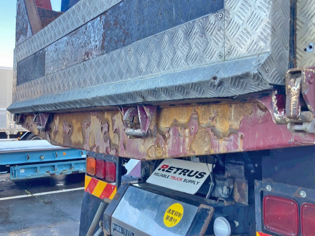 リヤレール全体にサビがあります。(運転席側)|UDトラックス クオン QKG-CW5XLの写真30