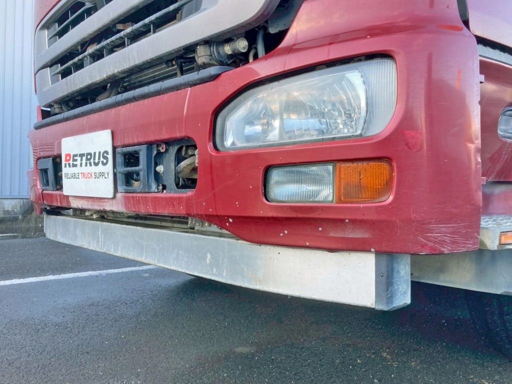 フロントバンパーの所々にキズがあります。(助手席側)|UDトラックス クオン QKG-CW5XLの写真41