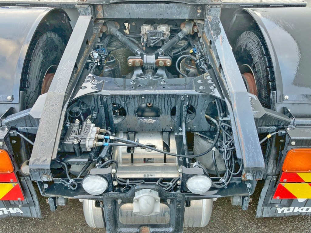 左右カプラガイドにキズがあります。|三菱 スーパーグレート 2RG-FP74HERの写真7