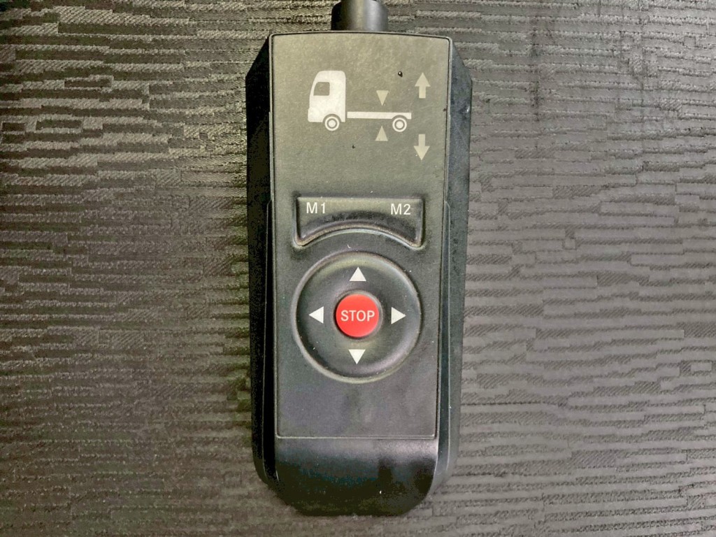 エアサスのコントローラーです。|三菱 スーパーグレート 2RG-FP74HERの写真17