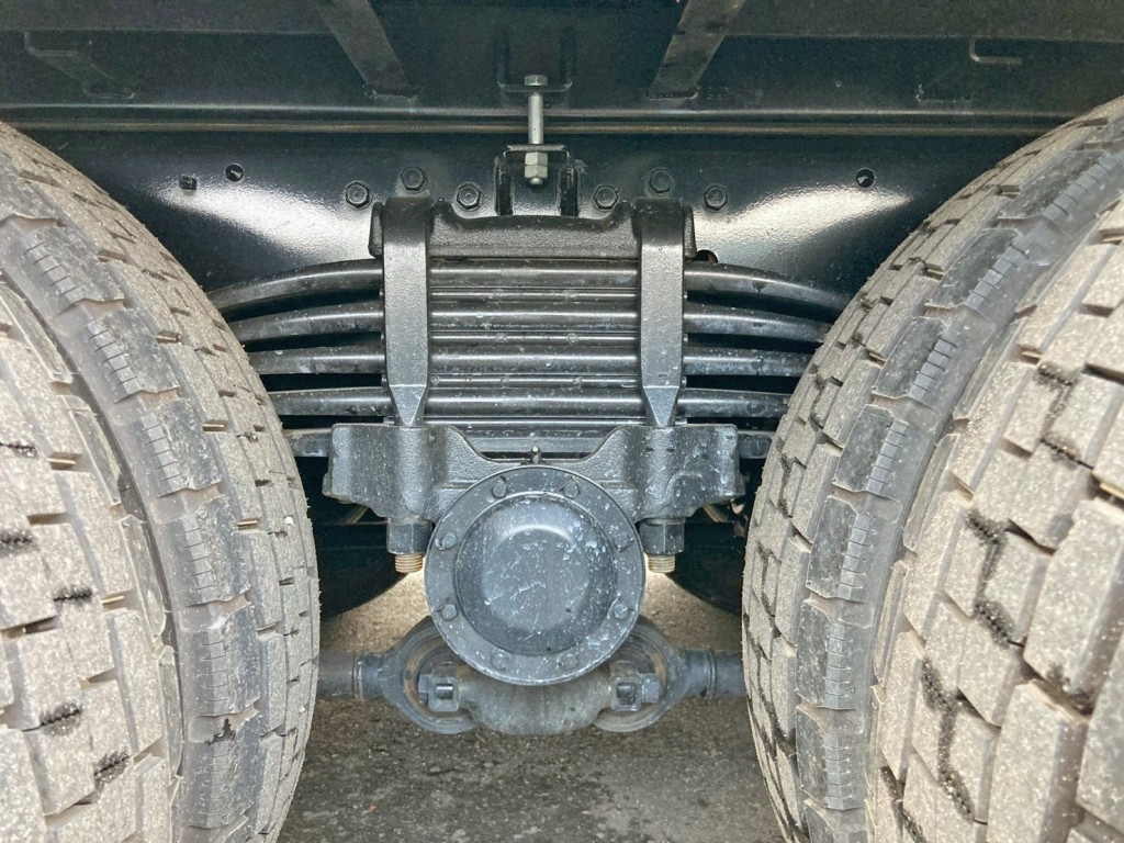 リーフサスです。|三菱 スーパーグレート 2PG-FS70HZの写真5