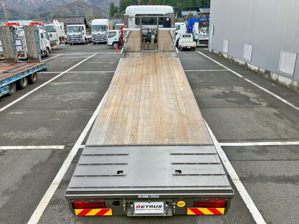 床は板張りです。|三菱 スーパーグレート 2PG-FS70HZの写真9