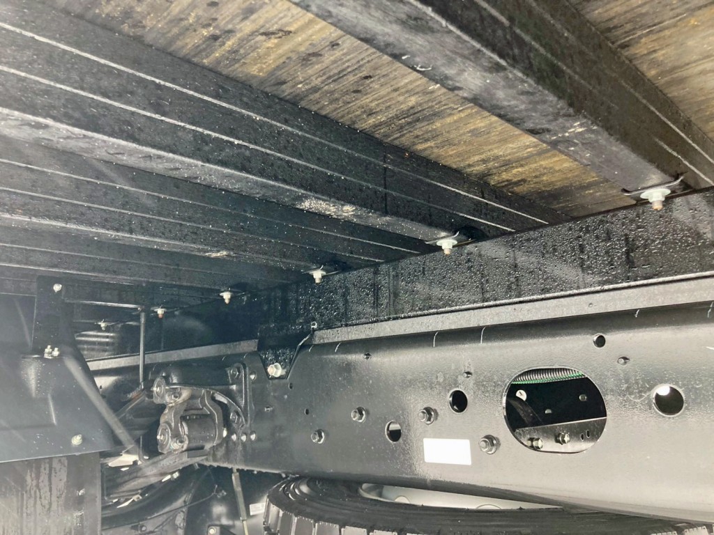 シャーシとネタの状態です。(縦ネタ・横ネタは鉄製です)|三菱 ファイター 2KG-FK62FZの写真6