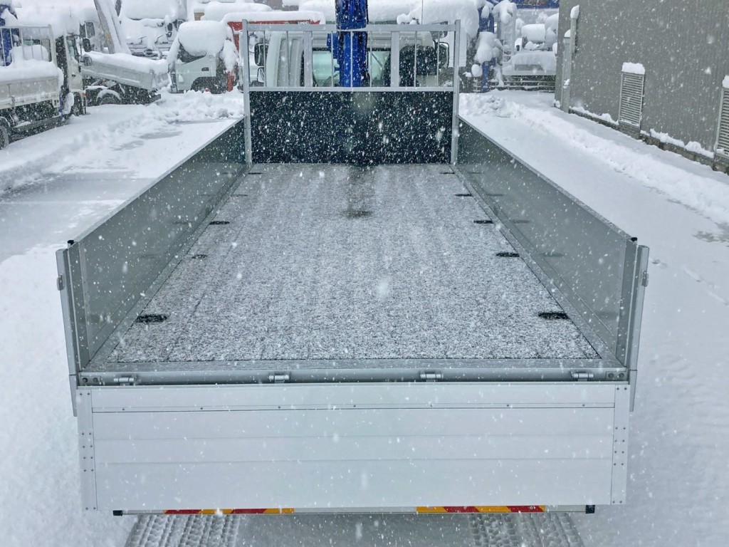 床は板張りです。|三菱 ファイター 2KG-FK62FZの写真8