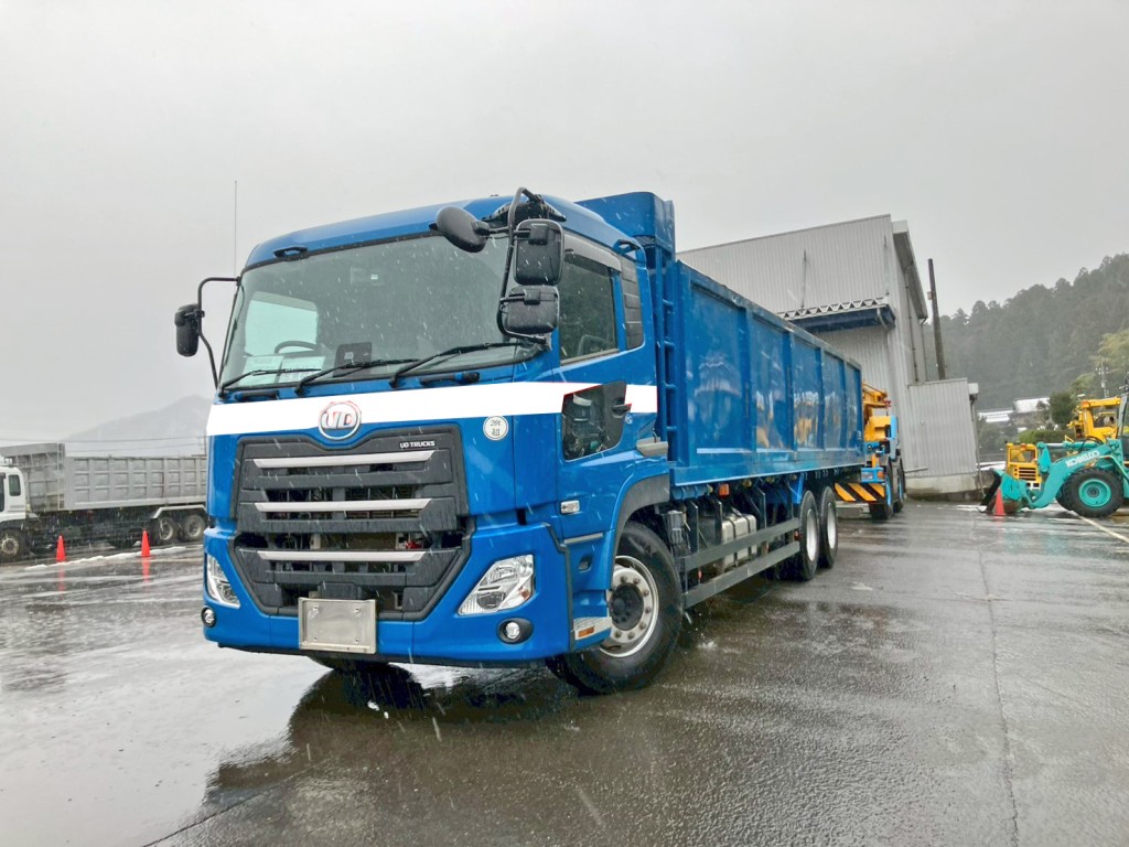 UDトラックス クオン 2PG-CW5FLの写真1