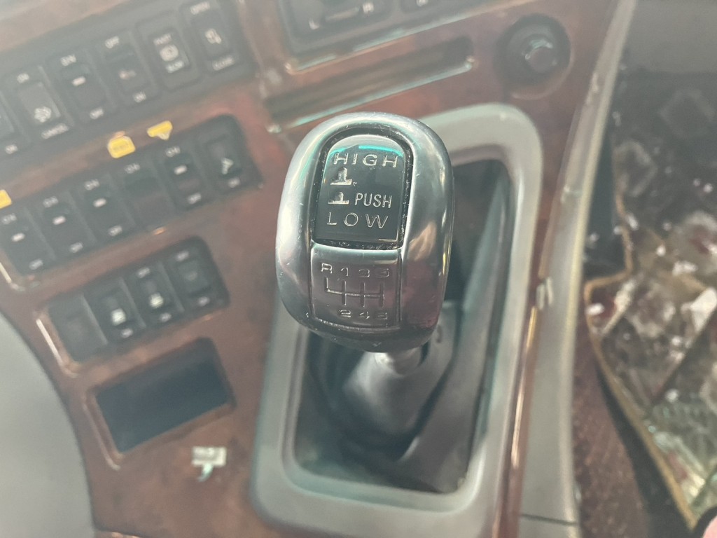 UDトラックス クオン QKG-CW5XLの写真8