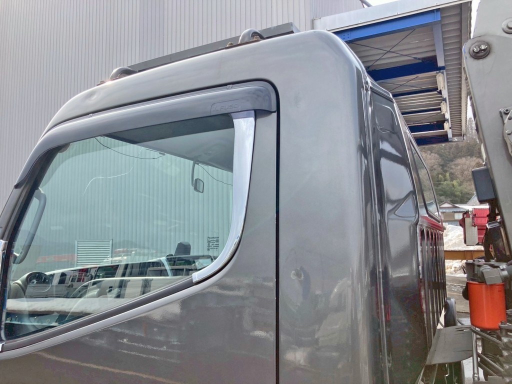 助手席側クォーターパネルにヘコミがあります。|三菱 キャンター 2PG-FEB90(2WD)の写真23