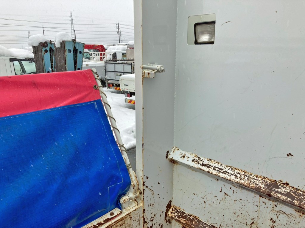 助手席側ストッパーの状態です。|三菱 ファイター 2KG-FK62FZの写真12