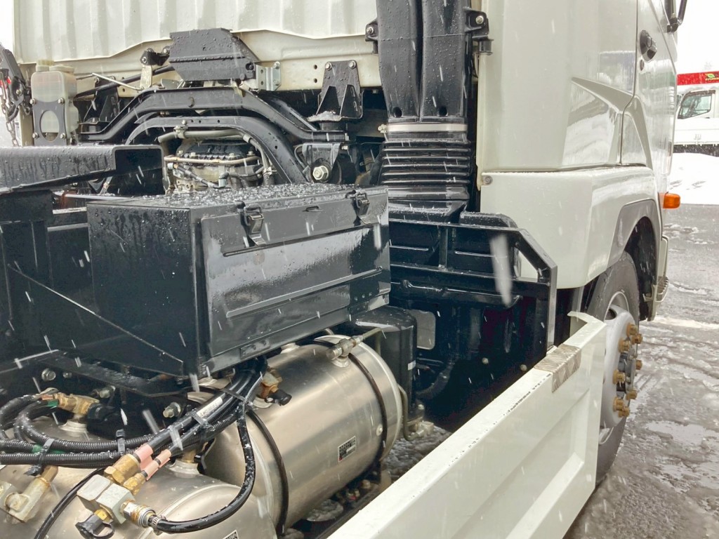 運転席側に工具箱が付いています。|三菱 ファイター 2KG-FK62FZの写真19