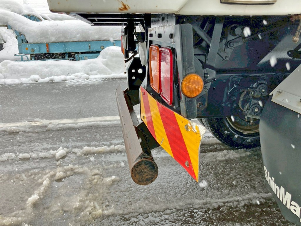 運転席側テールランプブラケットに曲がりがあります。|三菱 ファイター 2KG-FK62FZの写真26