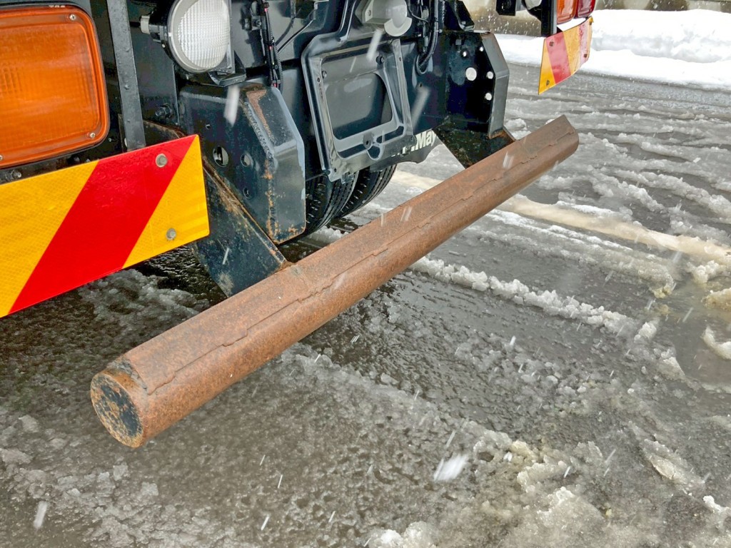 リヤバンパーは車検非対応です。(上部はアングル加工されています)|三菱 ファイター 2KG-FK62FZの写真27