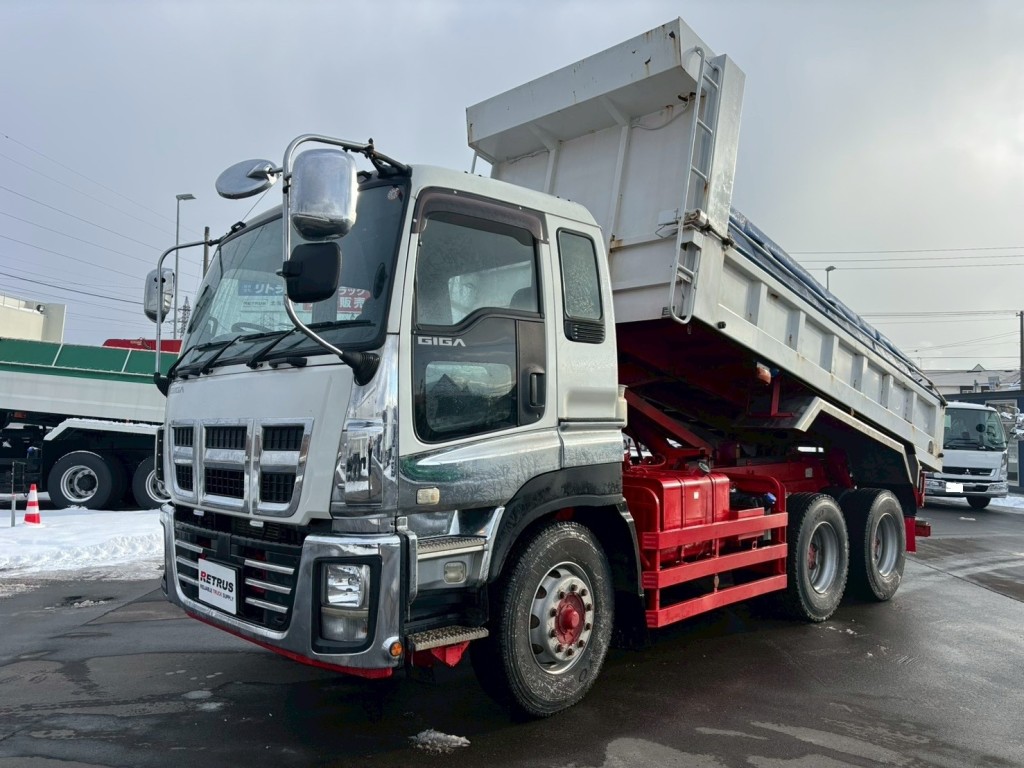 いすゞ ギガ QKG-CXZ77ATの写真1