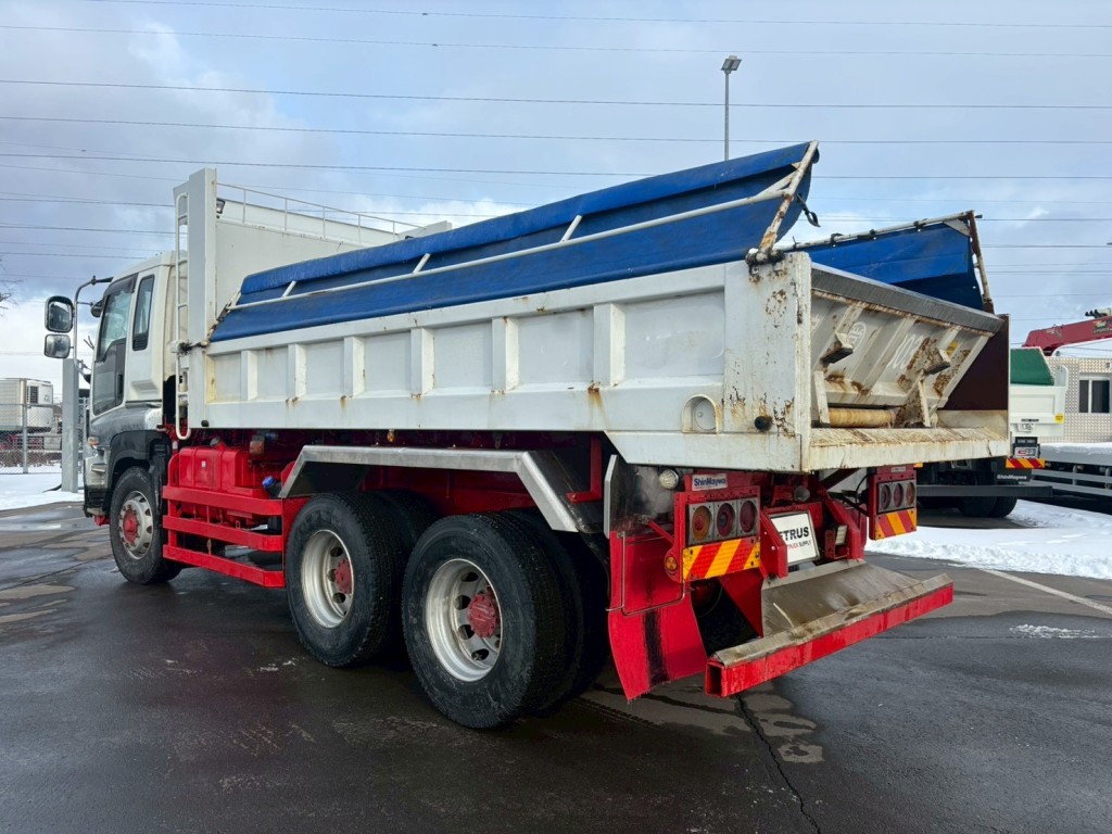 いすゞ ギガ QKG-CXZ77ATの写真3