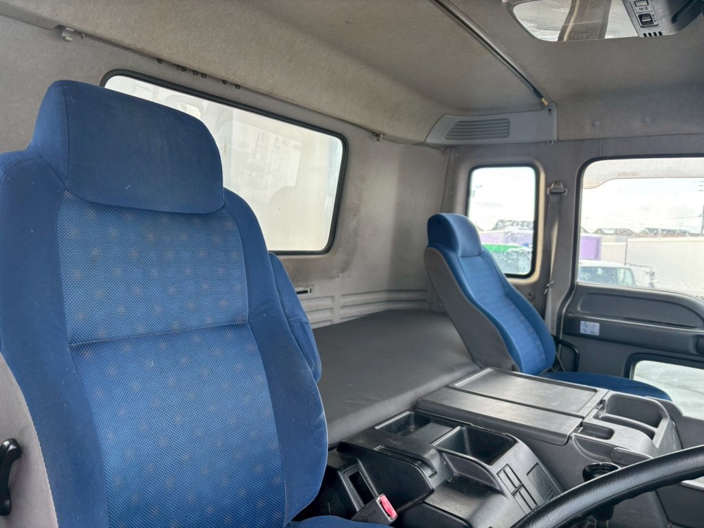 いすゞ ギガ QKG-CXZ77ATの写真8