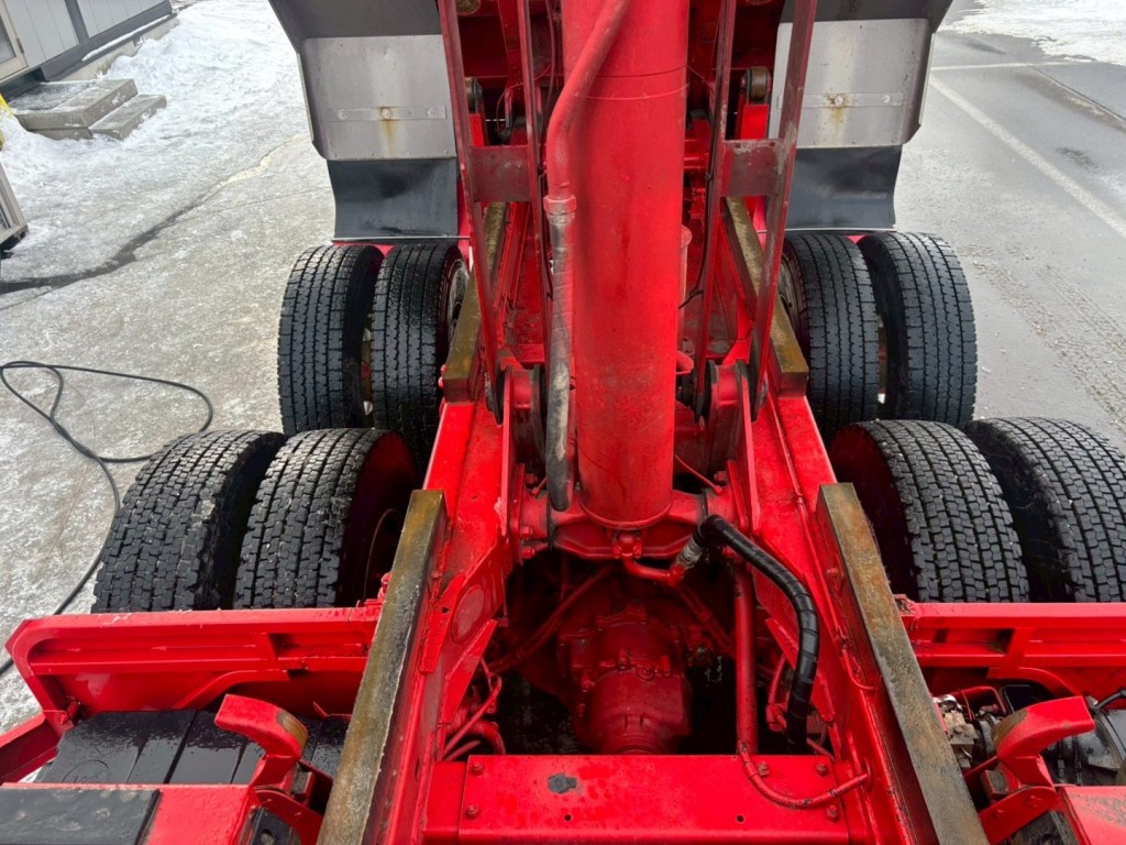 いすゞ ギガ QKG-CXZ77ATの写真16