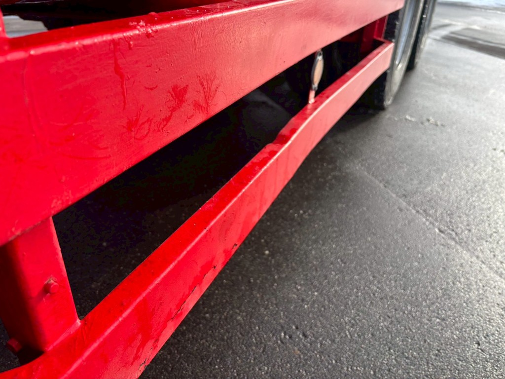 助手席側サイドバンパーに曲がりあります。|いすゞ ギガ QKG-CXZ77ATの写真30