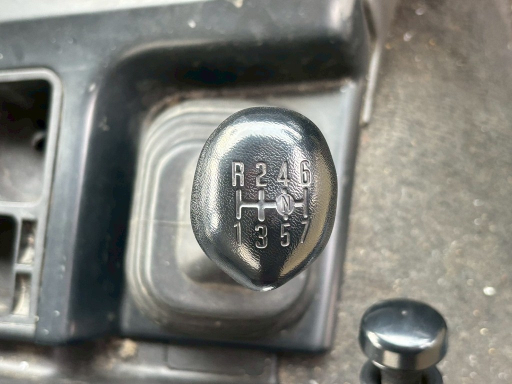 いすゞ ギガ QKG-CXZ77ATの写真35