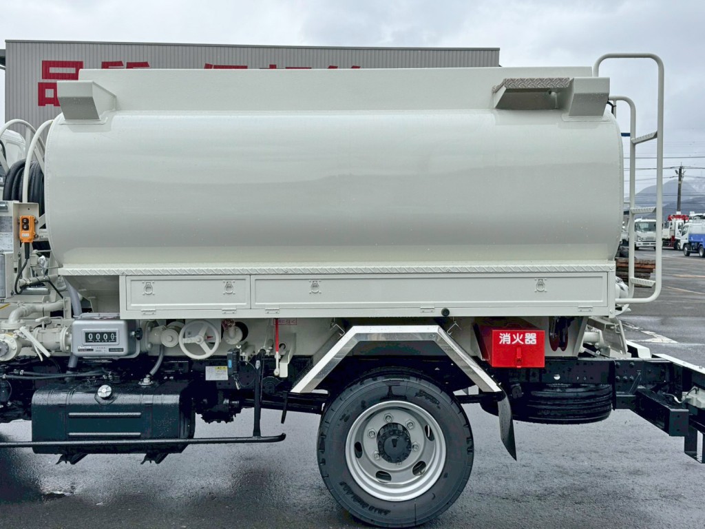 タンクの外観状態です。（助手席側）|日野 デュトロ 2KG-XZU640F(2WD)の写真12