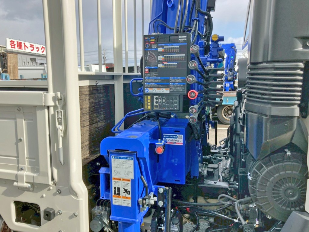 アウトリガーは差し違い式です。|日野 レンジャー 2PG-FC2ABA(2WD)の写真11