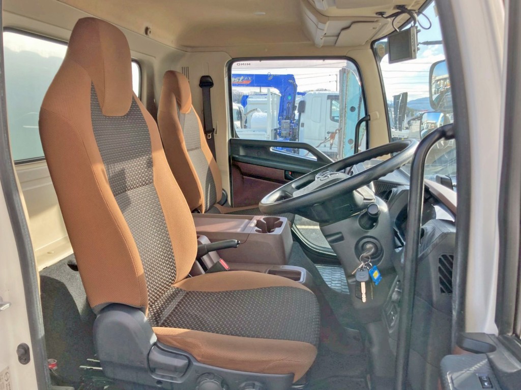 ベッドレスキャビンです。|日野 レンジャー 2KG-FC2ABG(2WD)の写真7