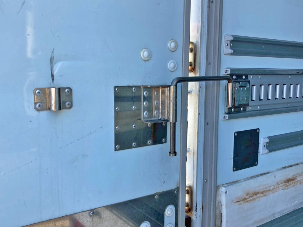 助手席側ストッパーの状態です。|日野 レンジャー 2KG-FC2ABG(2WD)の写真11