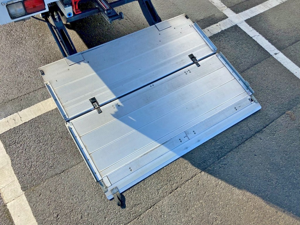 ゲートのステージの状態です。|日野 レンジャー 2KG-FC2ABG(2WD)の写真17