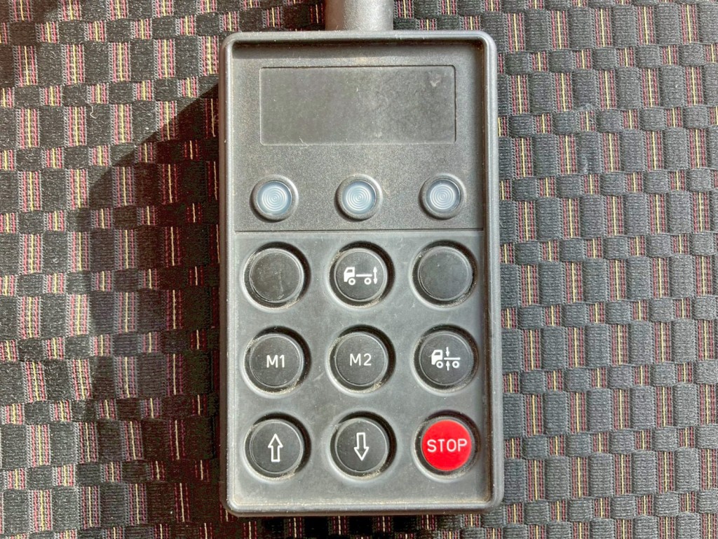 エアサスのコントローラーです。|日野 レンジャー 2KG-FC2ABG(2WD)の写真39