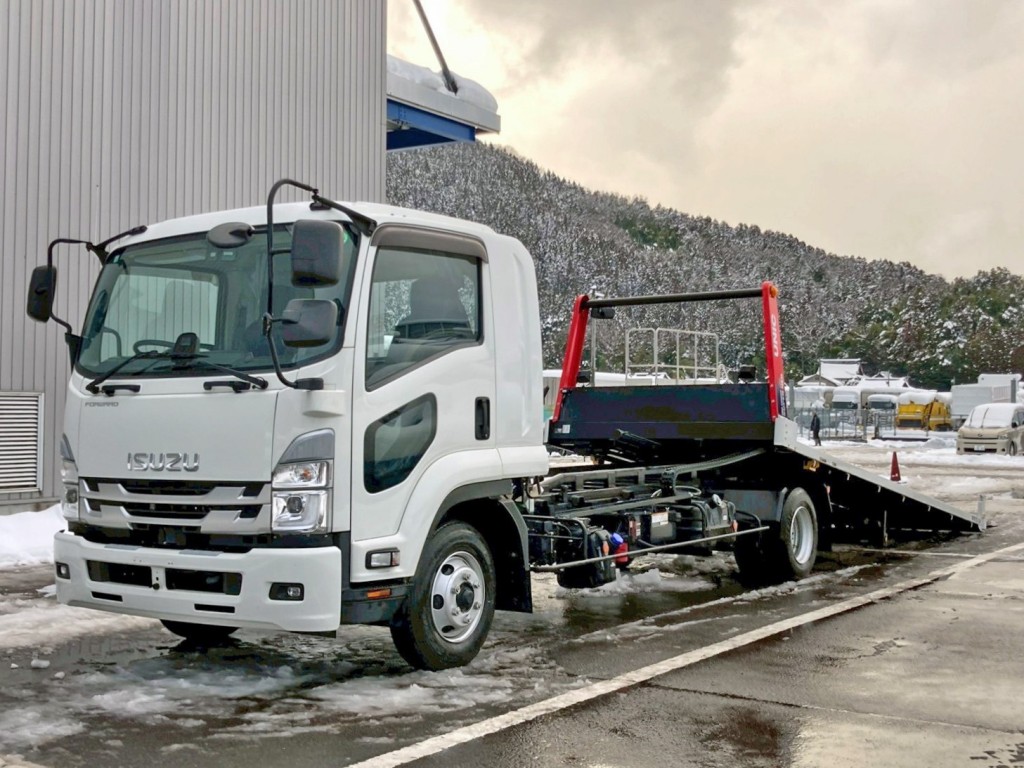 いすゞ フォワード 2RG-FRR90S2(2WD)の写真1
