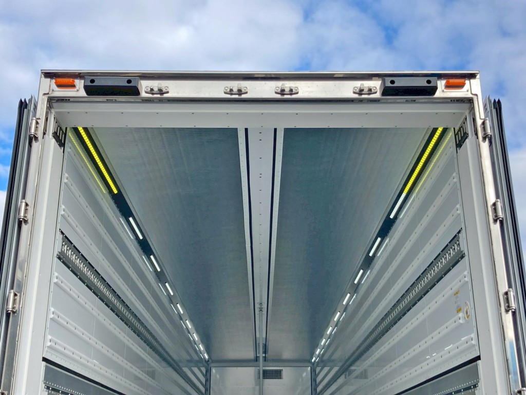 室内灯の状態です。|トレクス  PFB34118の写真12