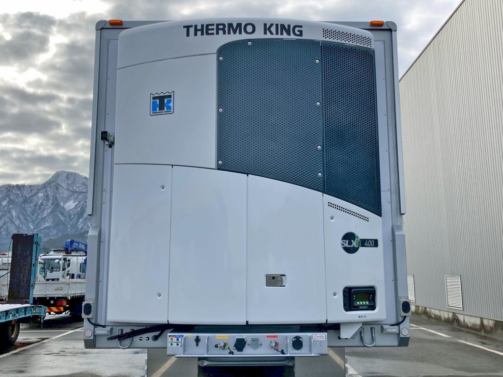 冷凍機は縦型サブエンジン式です。|トレクス  PFB34118の写真17