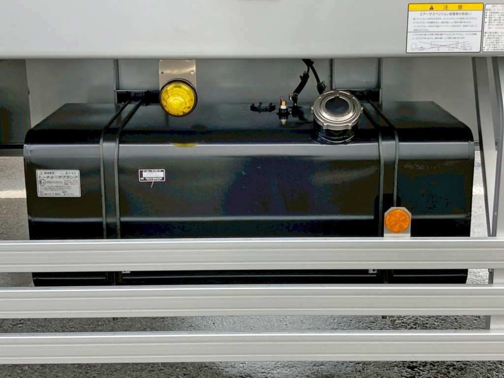 燃料タンクは210Lです。|トレクス  PFB34118の写真32