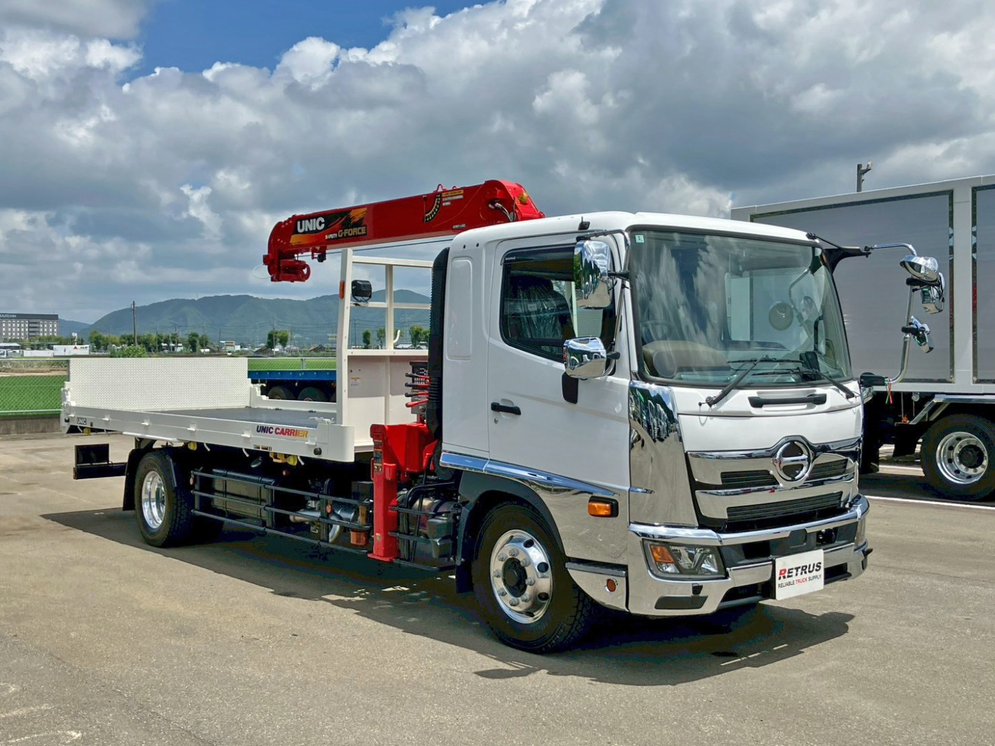ホイールはアルミ製です。|日野 レンジャー 2KG-FE2ACAの写真2