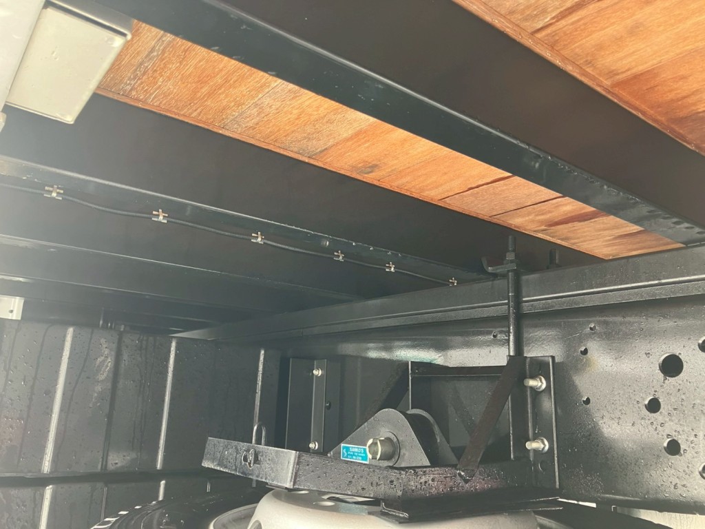 シャーシとネタの状態です。|三菱 スーパーグレート 2KG-FS70HZの写真6