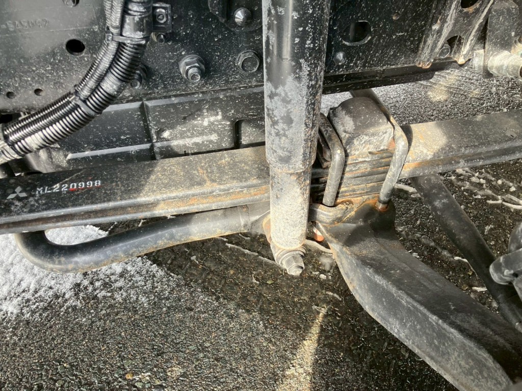 フロント下回りに置きサビがあります。|三菱 スーパーグレート 2KG-FS70HZの写真24